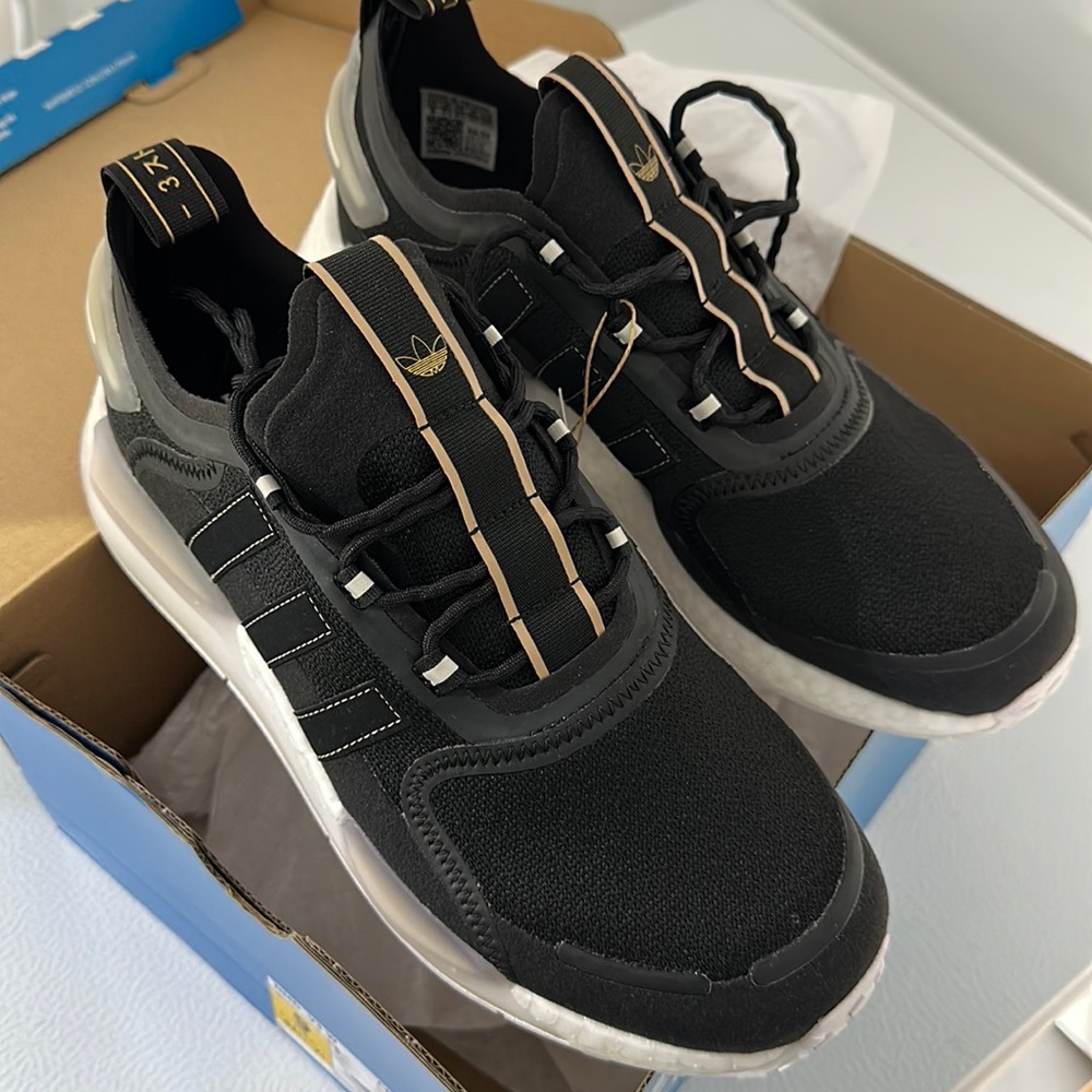 Adidas nmd v3 women’s size 9